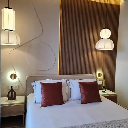 Anna Hotel *