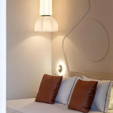 Anna Hotel *